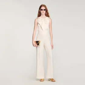 Buttoned-slit straight-leg trousers